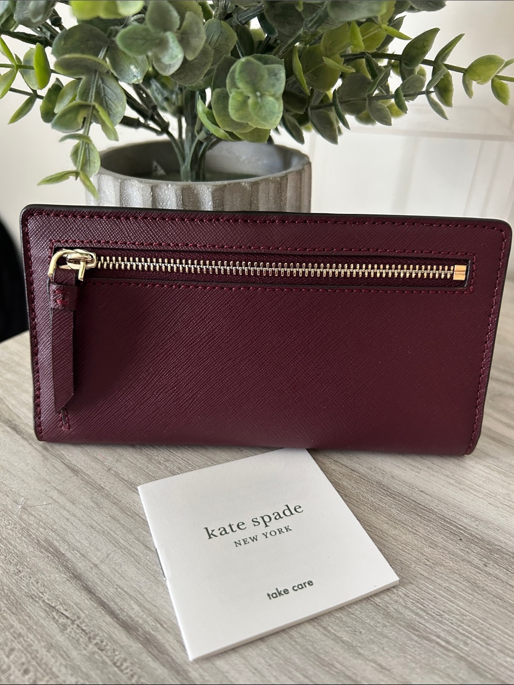 kate spade Cameron large billfold Burgundy Saffiano Wallet NWOT - Picture 2 of 9